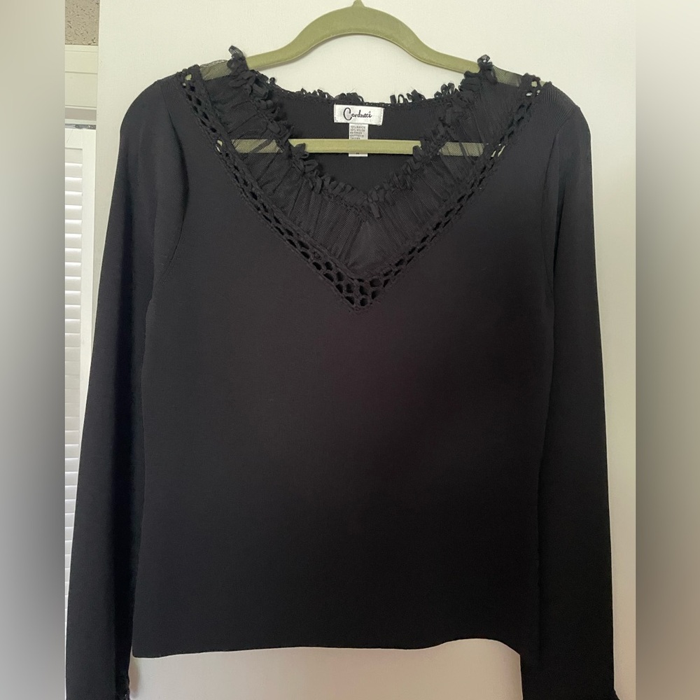 Carducci blouse. Black. Size M.